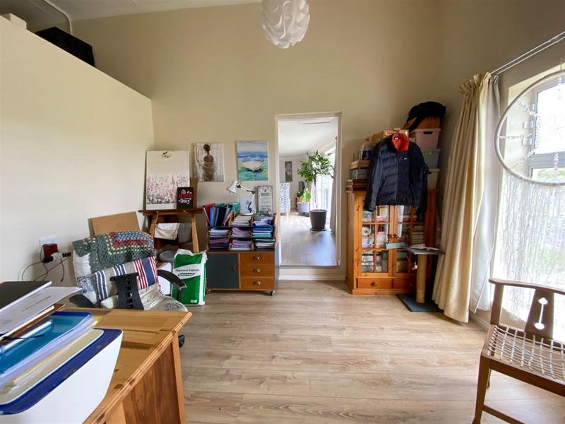 Spacious Family Home with Versatile Layout and Established Garden - Photo 10