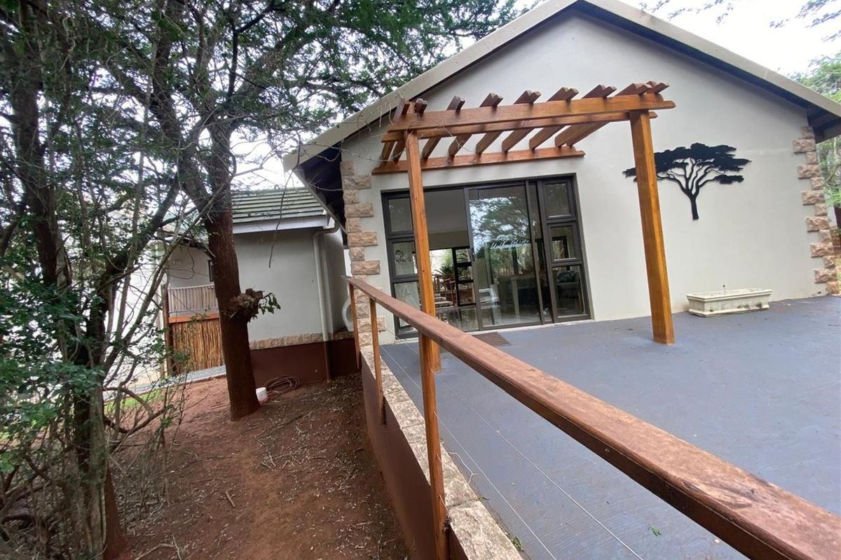 Elegant Safari Lodge in Hluhluwe - Where Luxury Meets the Wild - Photo 5