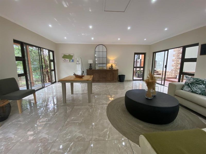 Elegant Safari Lodge in Hluhluwe - Where Luxury Meets the Wild - Photo 9