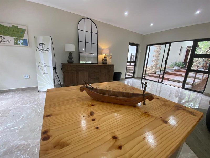 Elegant Safari Lodge in Hluhluwe - Where Luxury Meets the Wild - Photo 8