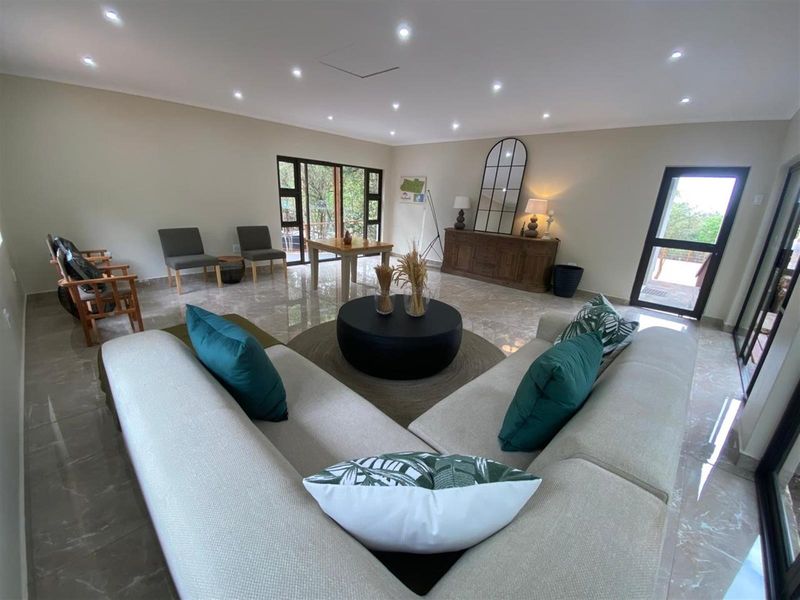 Elegant Safari Lodge in Hluhluwe - Where Luxury Meets the Wild - Photo 7