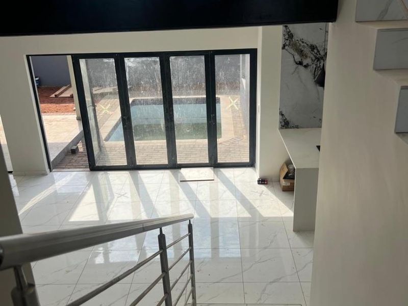 Embrace a lifestyle of luxury and practicality in this exceptional property ! - Photo 10
