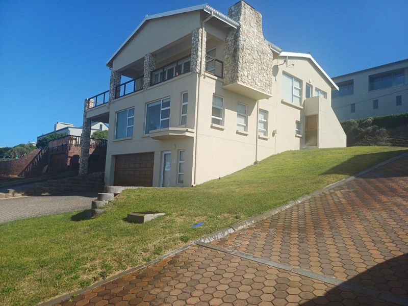 House For Sale in Jongensfontein, Stilbaai