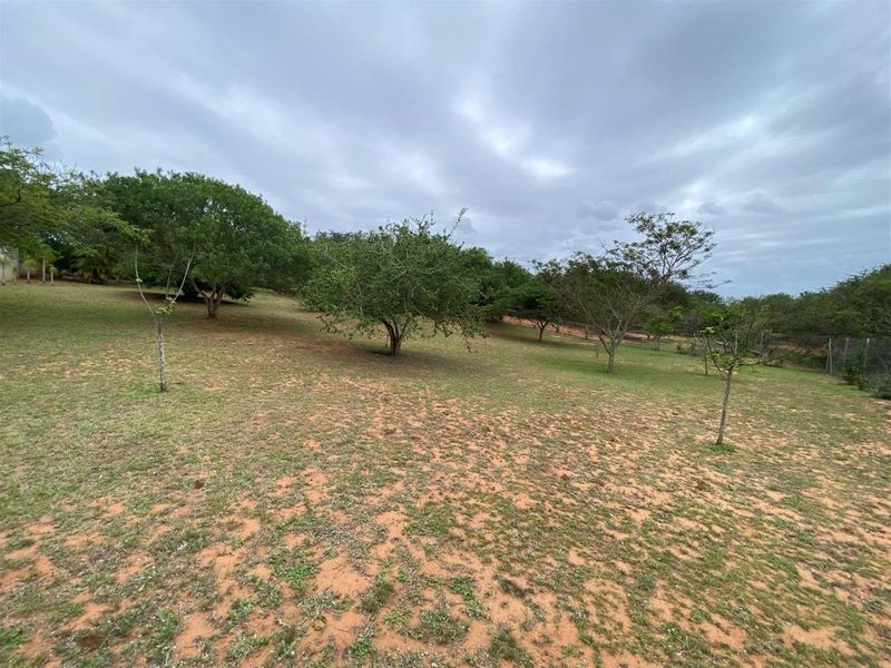 Luxurious Fully Equipped walk in Lodge Hluhluwe KwaZulu Natal - Photo 9