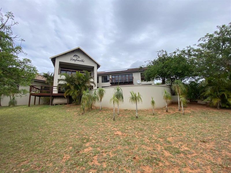 Luxurious Fully Equipped walk in Lodge Hluhluwe KwaZulu Natal - Photo 2