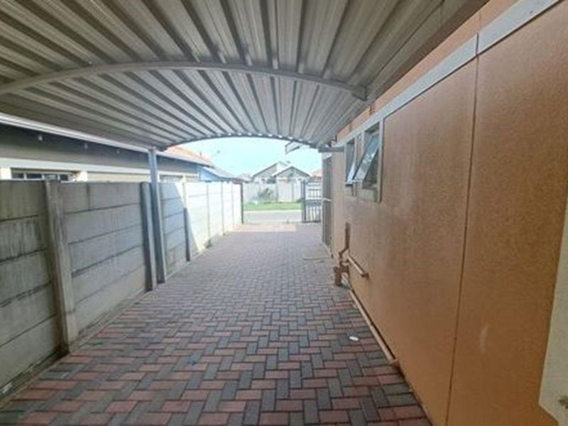 3 bed 1 bath separate toilet house - Photo 3