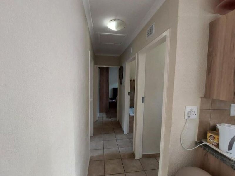 3 bed 1 bath separate toilet house - Photo 7