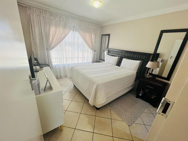 3 Bedroom Townhouse For Sale in Magaliesberg Country Estate, Amandasig, Akasia - Photo 7