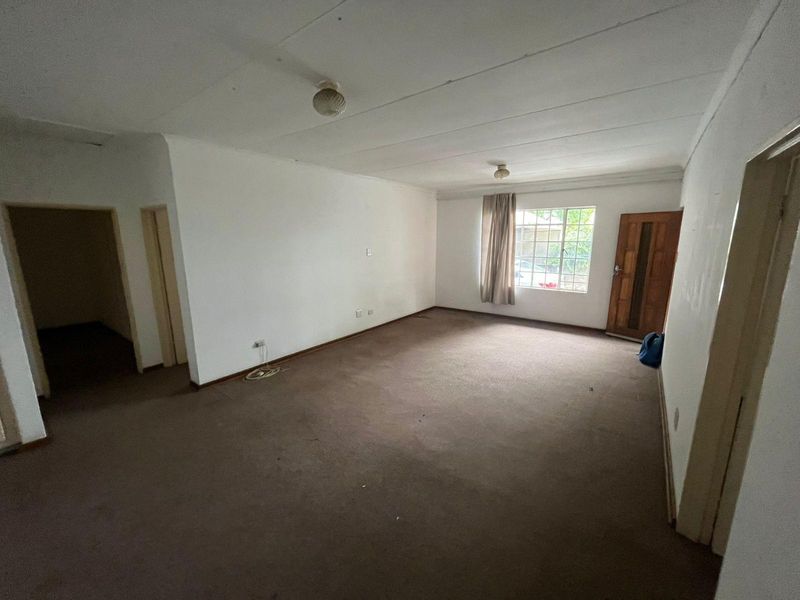 Townhouse For Sale in Newcastle, KwaZulu Natal - Photo 8