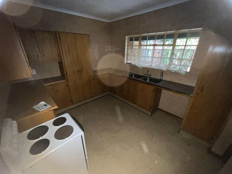Townhouse For Sale in Newcastle, KwaZulu Natal - Photo 9