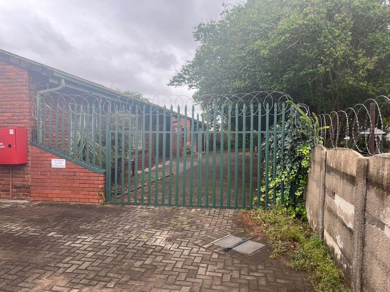 Townhouse For Sale in Newcastle, KwaZulu Natal - Photo 4