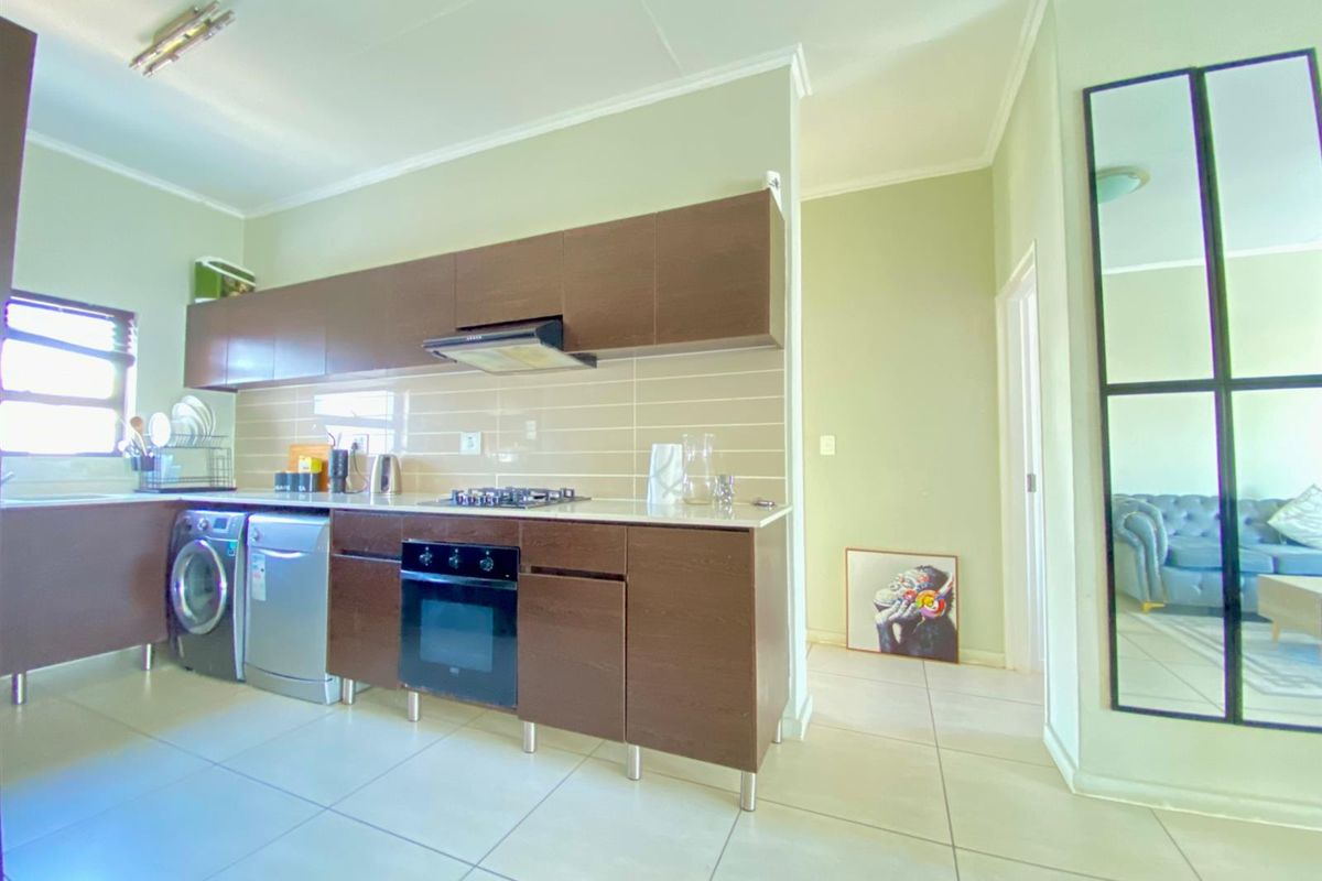 2 bedroomed apartment for sale in Greenstone Hill - Photo 3