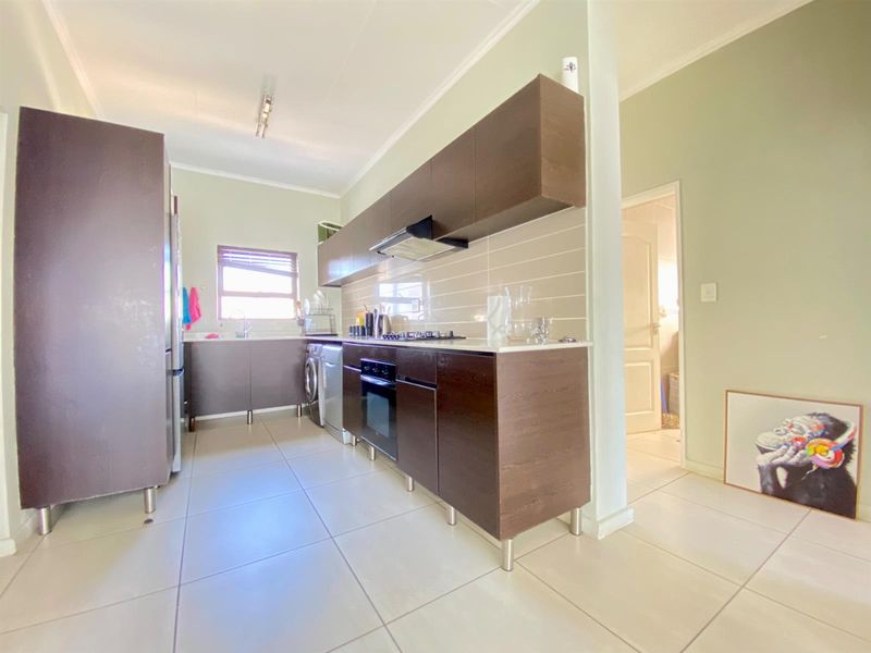 2 bedroomed apartment for sale in Greenstone Hill - Photo 5