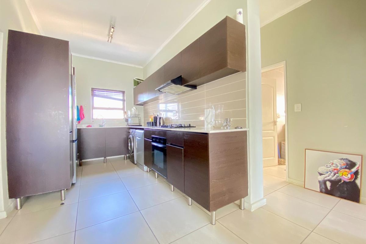 2 bedroomed apartment for sale in Greenstone Hill - Photo 5