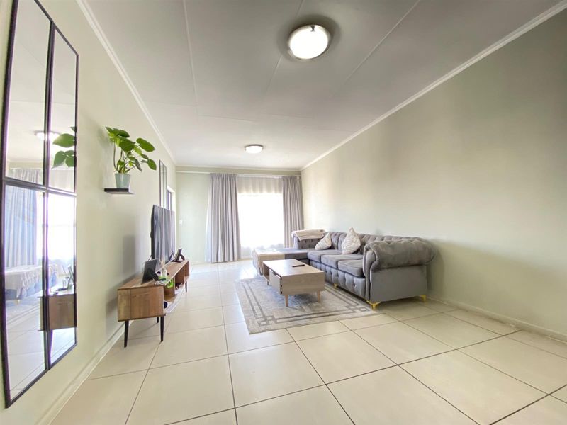 2 bedroomed apartment for sale in Greenstone Hill - Photo 2