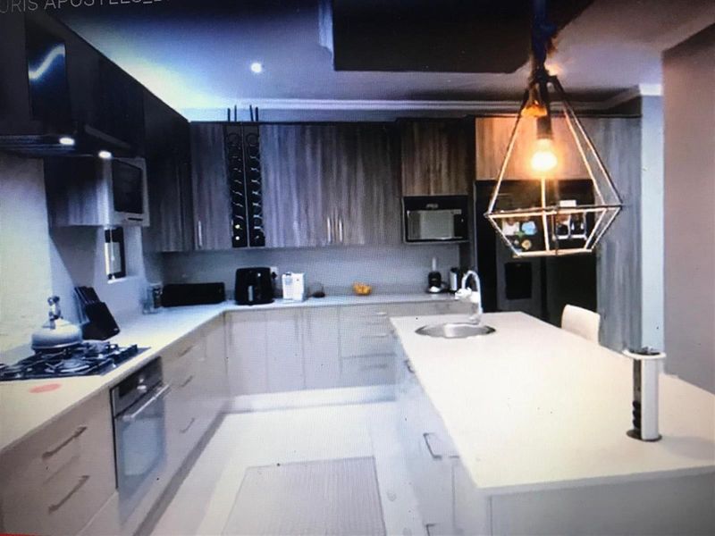 Complex For Sale in Bryanston East, Sandton - Photo 3