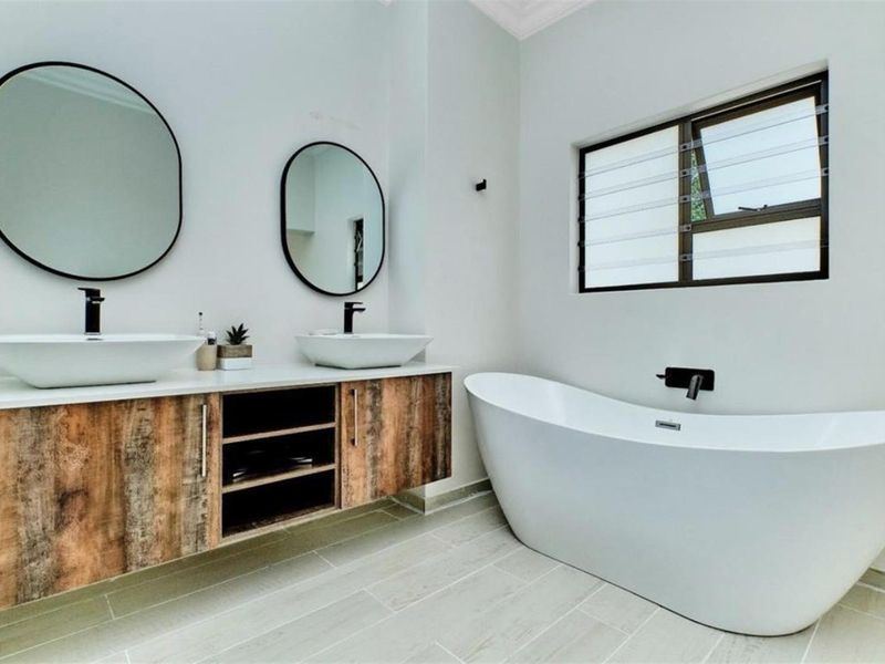 Complex For Sale in Bryanston East, Sandton - Photo 5