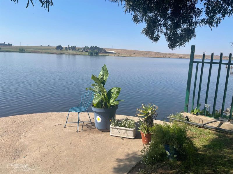 Holiday or Retirement Home in Ruitspruit Dam - Photo 3