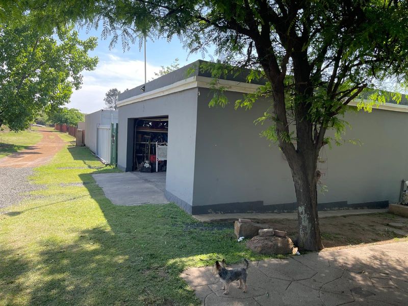 Holiday or Retirement Home in Ruitspruit Dam - Photo 6