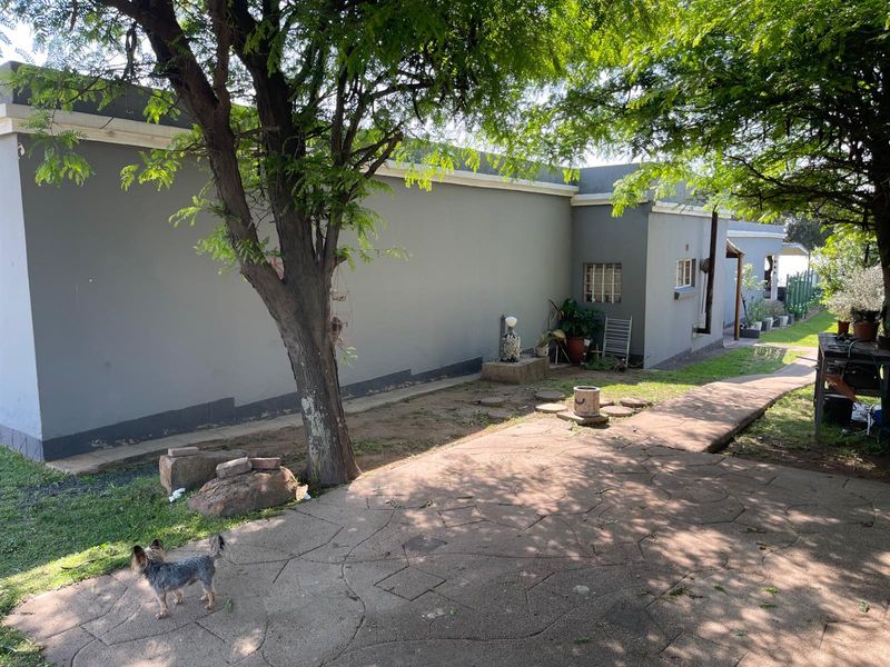 Holiday or Retirement Home in Ruitspruit Dam - Photo 7