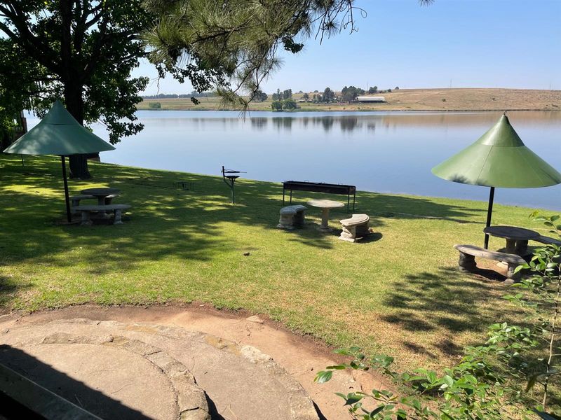 Holiday or Retirement Home in Ruitspruit Dam - Photo 5