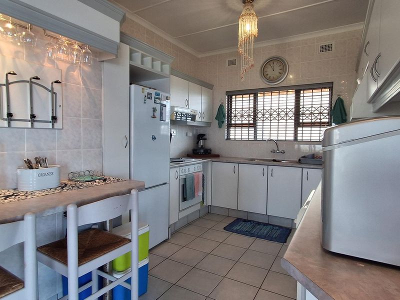 2 Bedroom Apartment For Sale in Manaba Beach - Photo 8