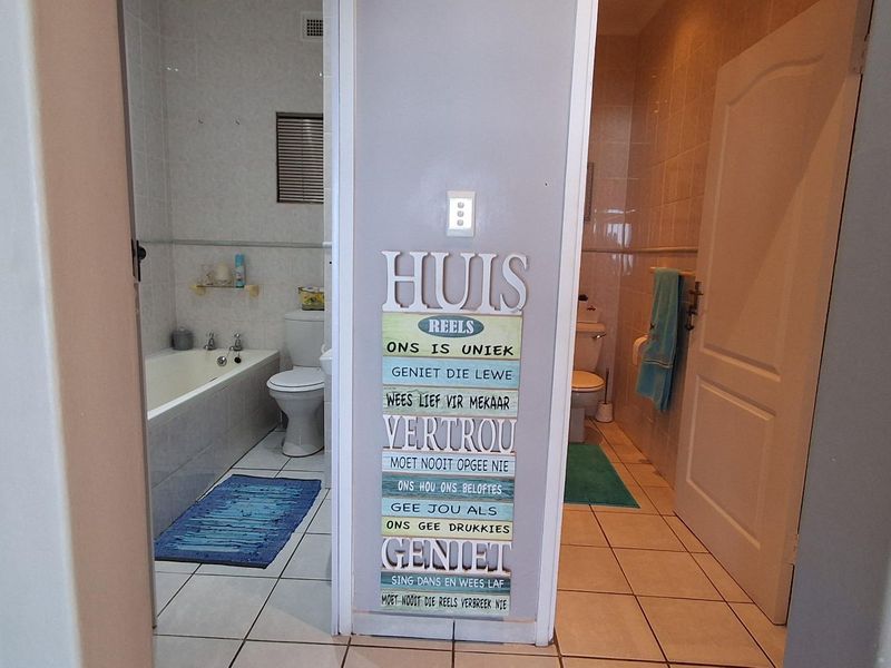 2 Bedroom Apartment For Sale in Manaba Beach - Photo 10