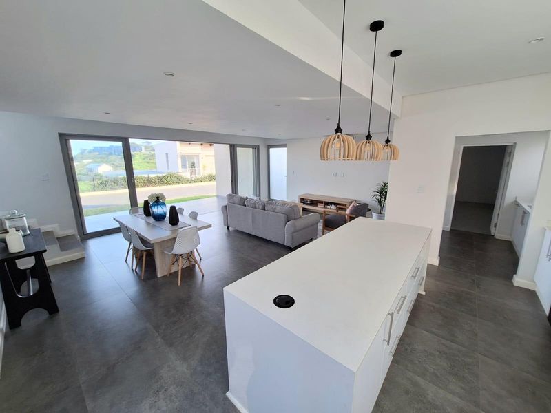 Modern Free-standing Duplex with Sea Views in Zululami Luxury Coastal Estate - Photo 7