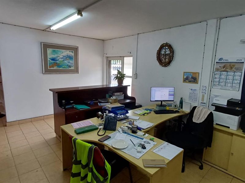 2 Identical Warehouses in 1 park for sale on Durban south coast. - Photo 3