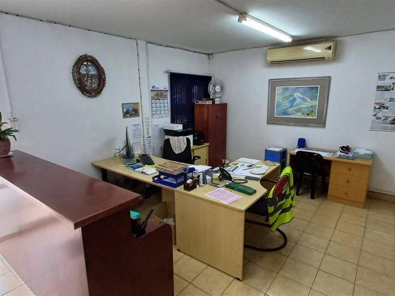 2 Identical Warehouses in 1 park for sale on Durban south coast. - Photo 8