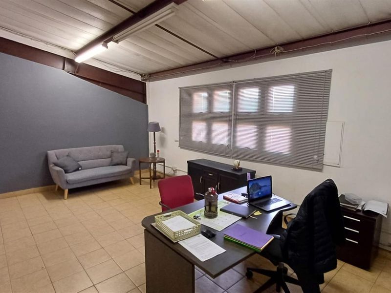 2 Identical Warehouses in 1 park for sale on Durban south coast. - Photo 6