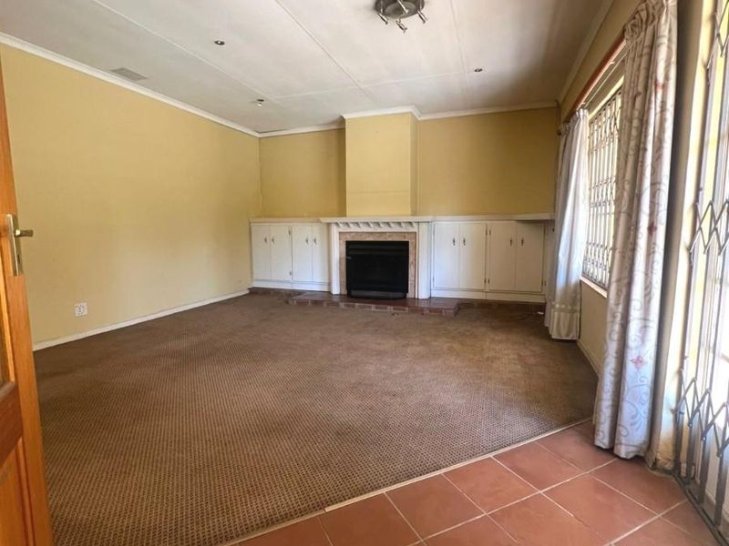 3-Bedroom Family Home with Endless Potential in Bedfordview - Photo 9