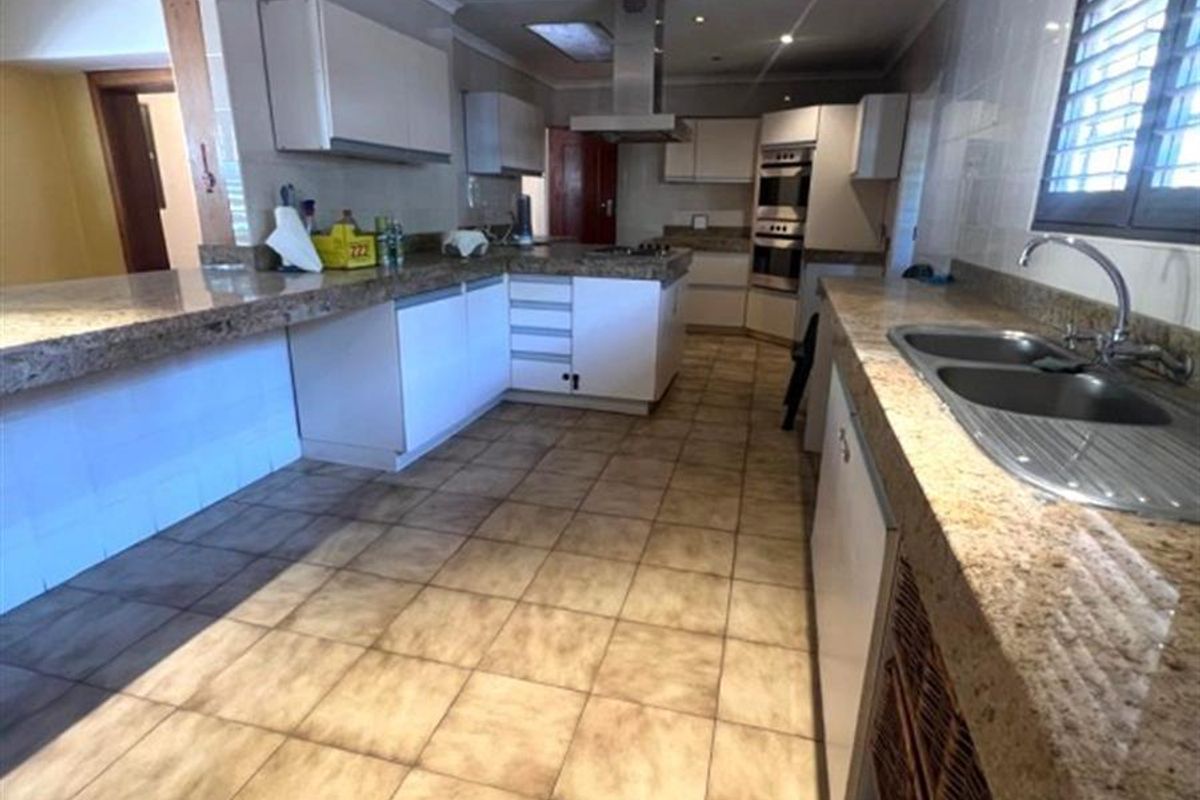 3-Bedroom Family Home with Endless Potential in Bedfordview - Photo 3