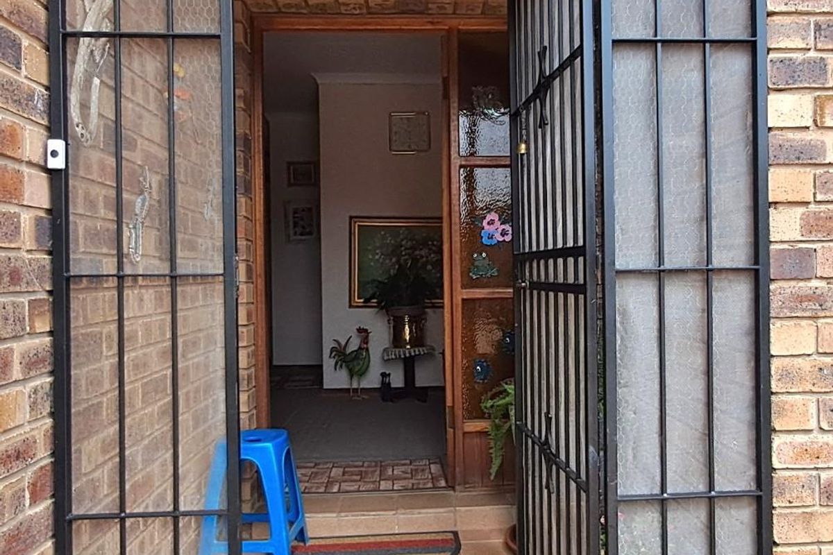 3 Bedroom Townhouse For Sale in Parys - Photo 5