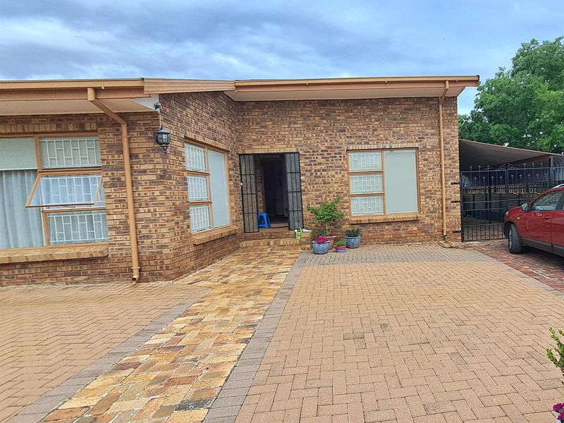 3 Bedroom Townhouse For Sale in Parys - Photo 4