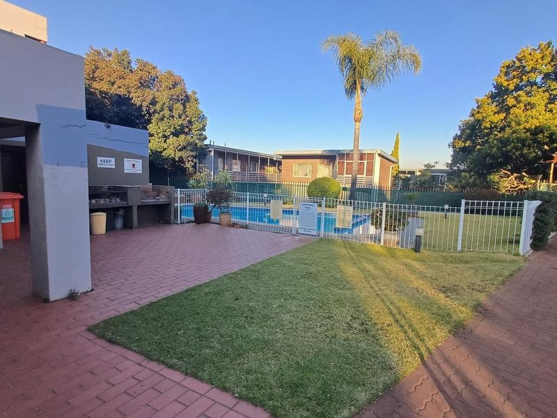 Modern 1 Bedroom Apartment in Morninghill, Bedfordview | Perfect Starter Home or Investment - Photo 8