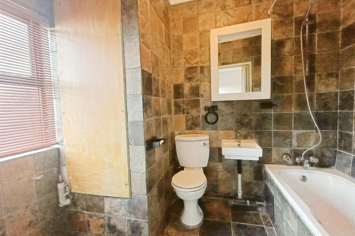 Modern 1 Bedroom Apartment in Morninghill, Bedfordview | Perfect Starter Home or Investment - Photo 5