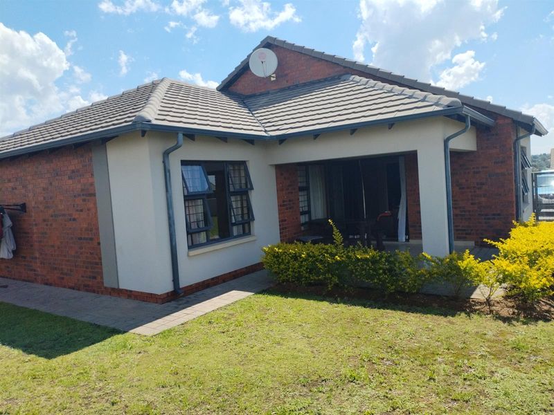 A beautiful with yard 3 Bedroom , 2 Baths The Hudson Estate home for sale near Amberfield College - Photo 1