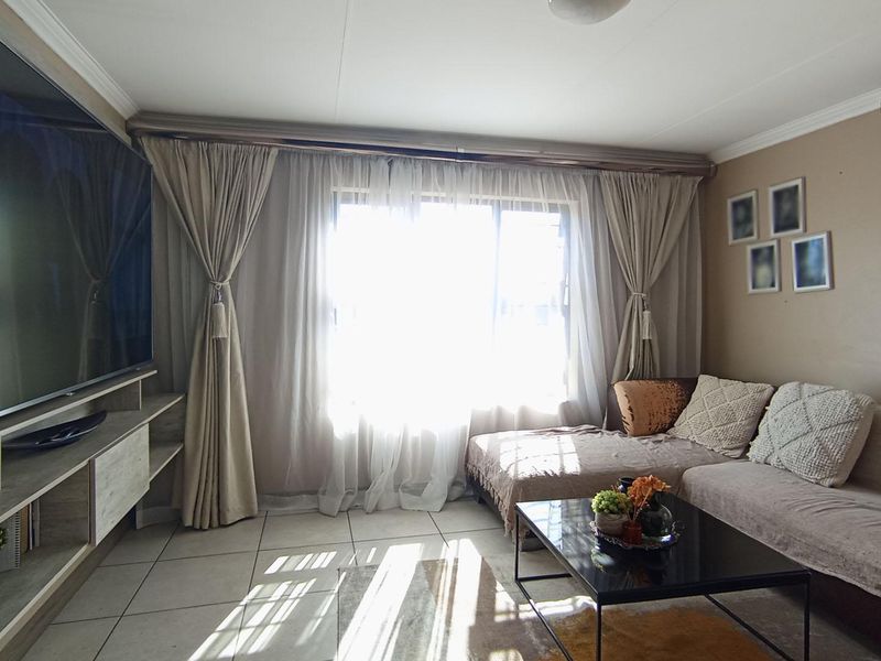 A beautiful with yard 3 Bedroom , 2 Baths The Hudson Estate home for sale near Amberfield College - Photo 7