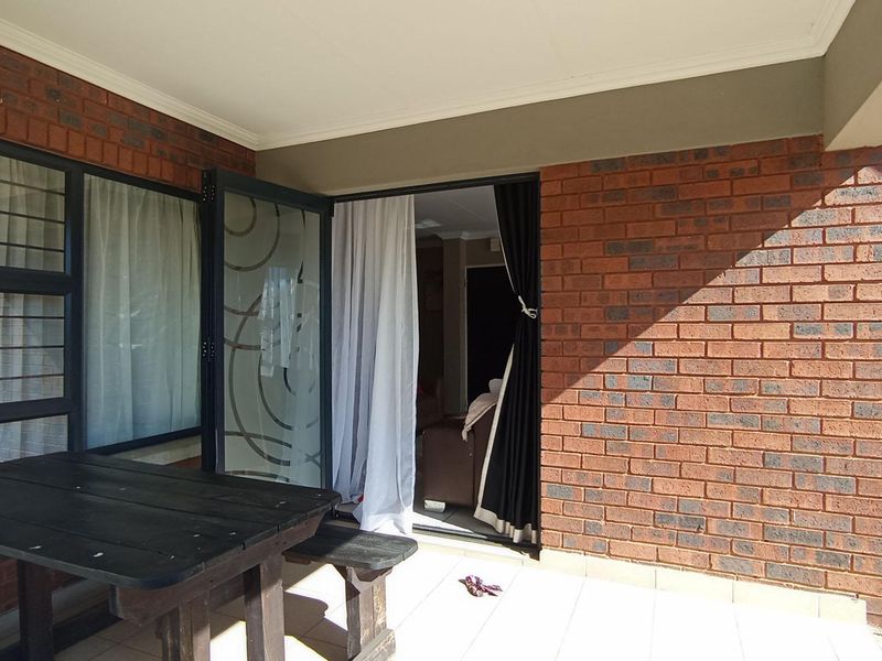 A beautiful with yard 3 Bedroom , 2 Baths The Hudson Estate home for sale near Amberfield College - Photo 4