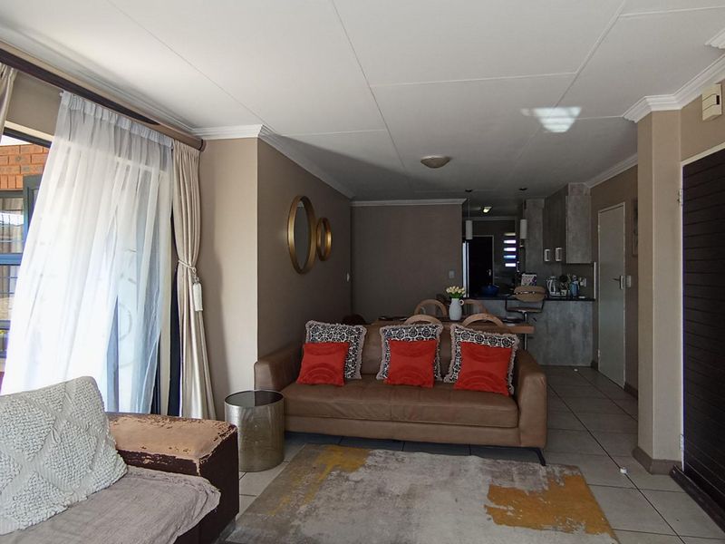 A beautiful with yard 3 Bedroom , 2 Baths The Hudson Estate home for sale near Amberfield College - Photo 8