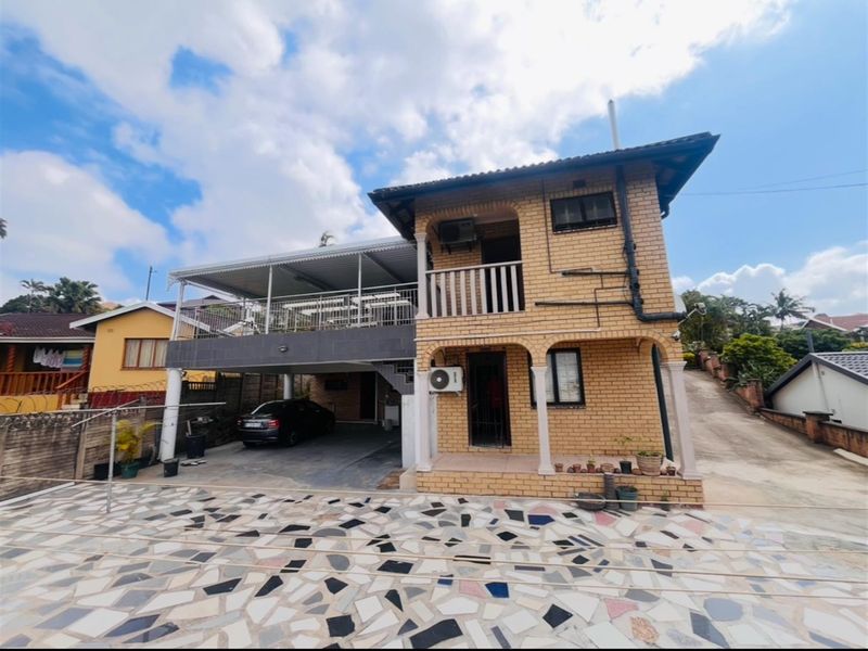 3 bed, 3bathroom, 2 outbuildings R10 000 income - Photo 4