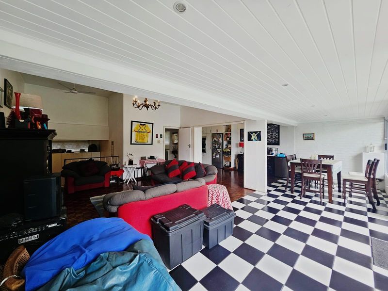 Apartment For Sale in Glenwood, Durban, KwaZulu Natal - Photo 8