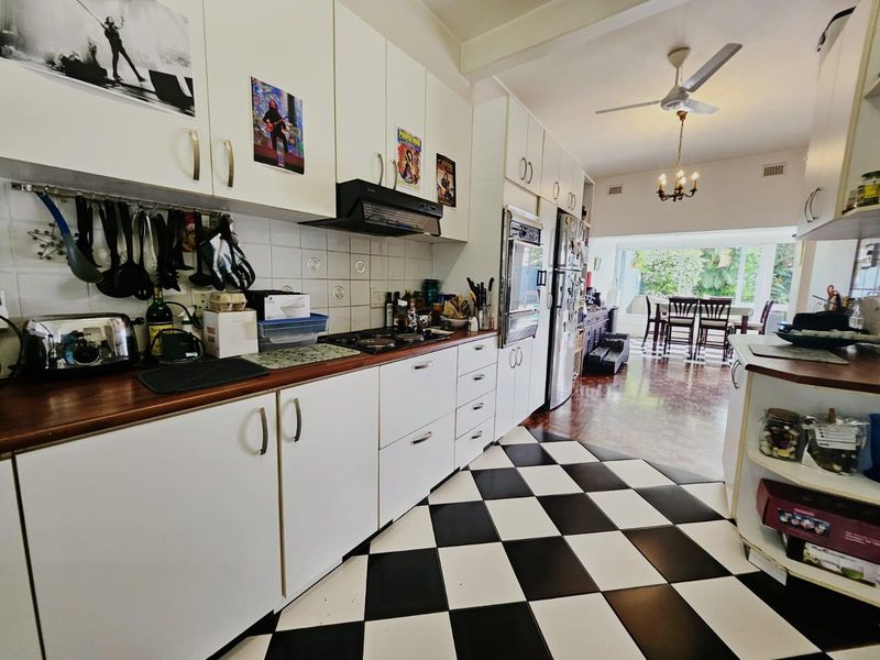 Apartment For Sale in Glenwood, Durban, KwaZulu Natal - Photo 4