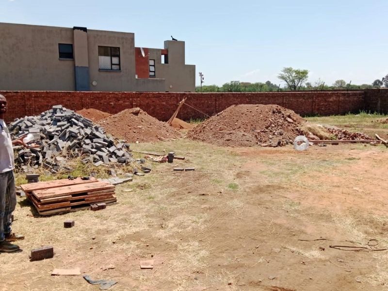 Open Stand for sale in Zambezi Manor Estate,open to offers - Photo 5