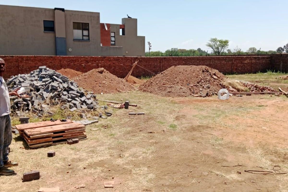 Open Stand for sale in Zambezi Manor Estate,open to offers - Photo 5