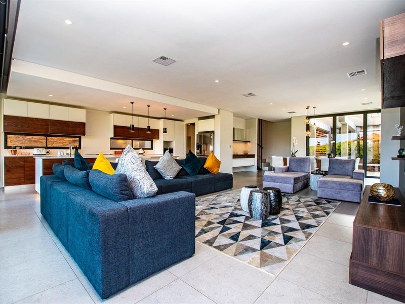 Fully Furnished Coastal Living in Prestigious Zimbali Estate - Photo 4