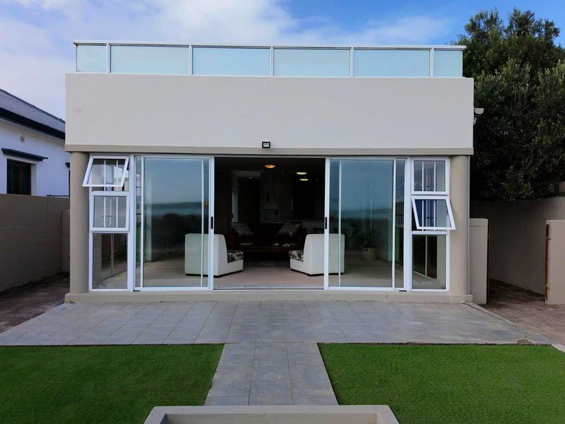 Exquisite beachfront home in Langebaan - Photo 3