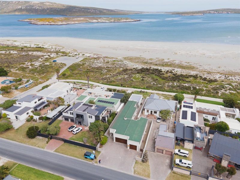 Exquisite beachfront home in Langebaan - Photo 2