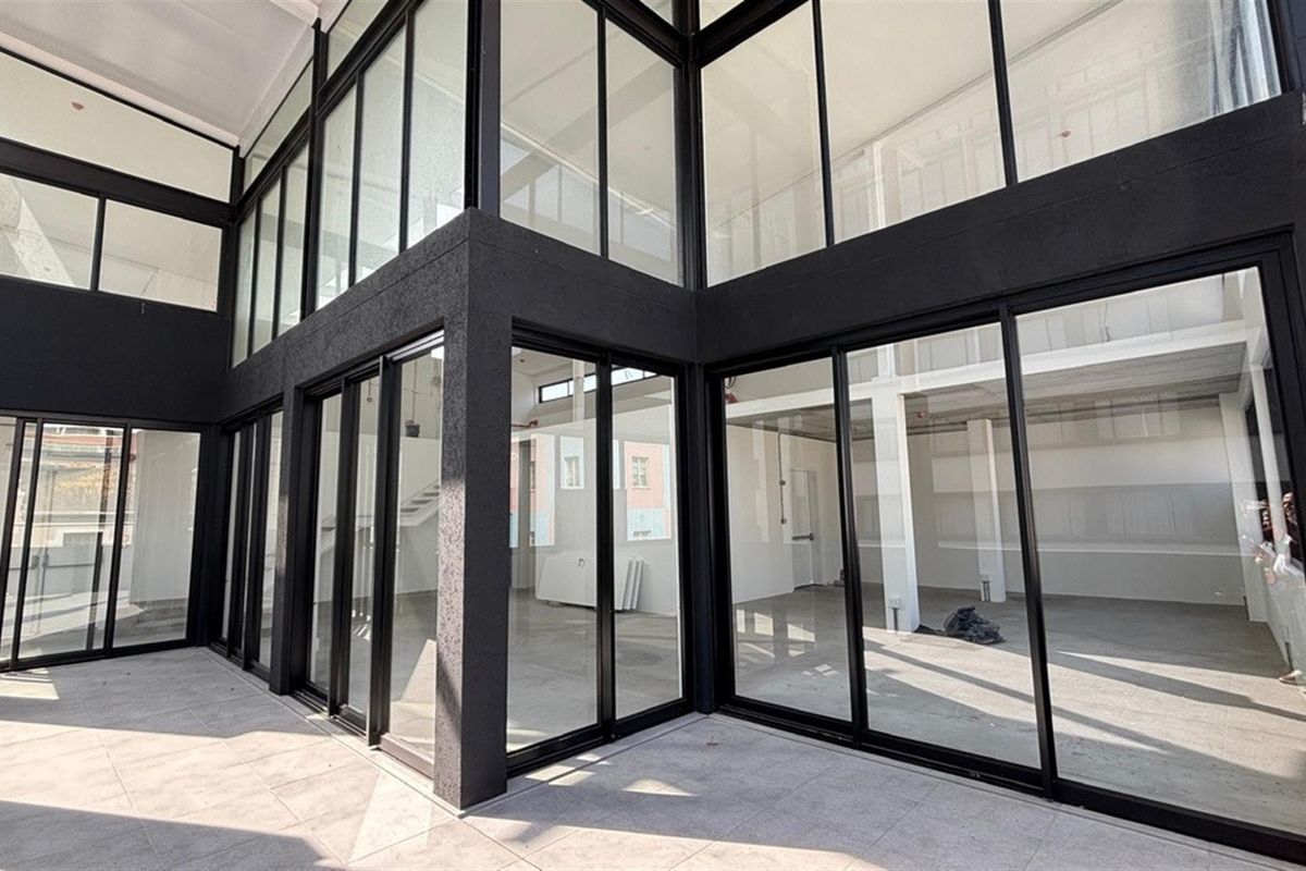 Immaculate Creative Space in Trend Setting Harrington Street - Photo 3